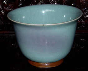 鈞瓷花盆養(yǎng)花好嗎