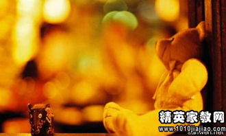 形容愛(ài)養(yǎng)花的女人句子