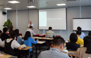 創(chuàng)新創(chuàng)業(yè)開班儀式上主持人講話