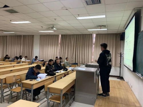 大學(xué)里的創(chuàng)新創(chuàng)業(yè)工作人員