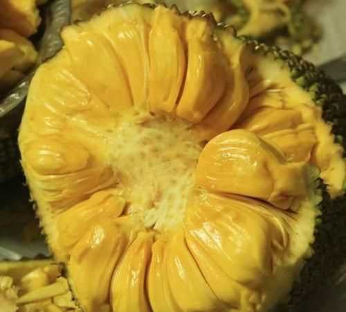 菠蘿蜜中間的絲怎么吃才好吃