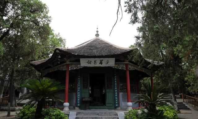 臥龍崗有什么好玩的地方