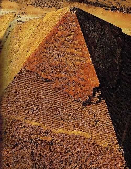 東方明珠和埃及金字塔比較