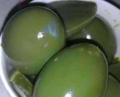 實(shí)蛋的有害,雞蛋和堿面混合制作出來的石蛋對(duì)身體有沒有害處嗎圖1