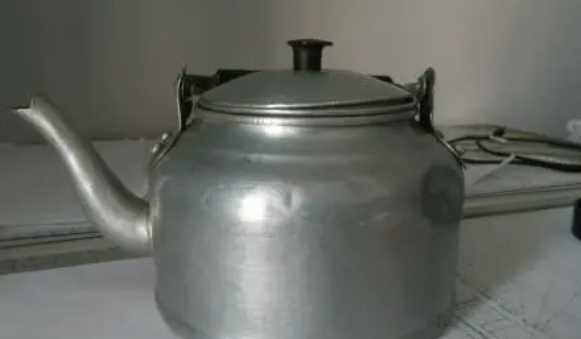 鋁壺?zé)畬θ擞泻?鋁壺?zé)畬θ擞泻嵋曨l圖4