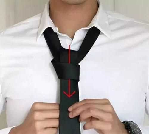 怎么打領(lǐng)帶 慢動(dòng)作