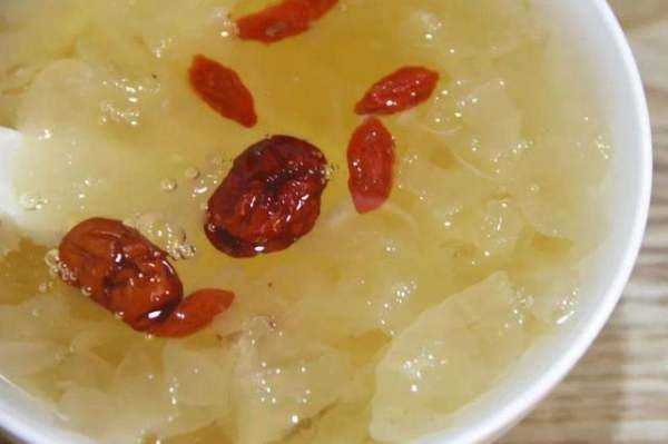 銀耳熬不出膠有功效,銀耳不出膠和出膠的營(yíng)養(yǎng)區(qū)別在哪圖7