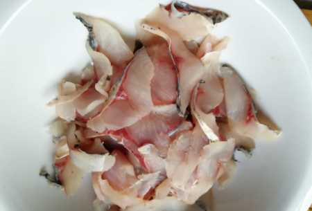 芋片怎么炒好吃又簡(jiǎn)單,炒魚片怎么做好吃又滑嫩圖2