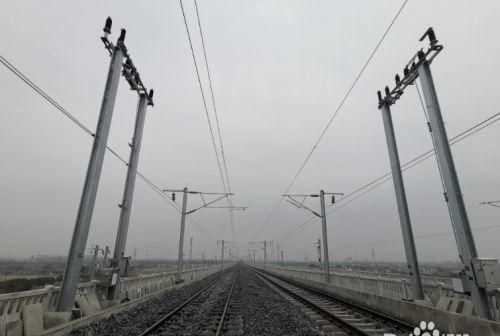 為什么高鐵頂上只有一根接觸的電線呢