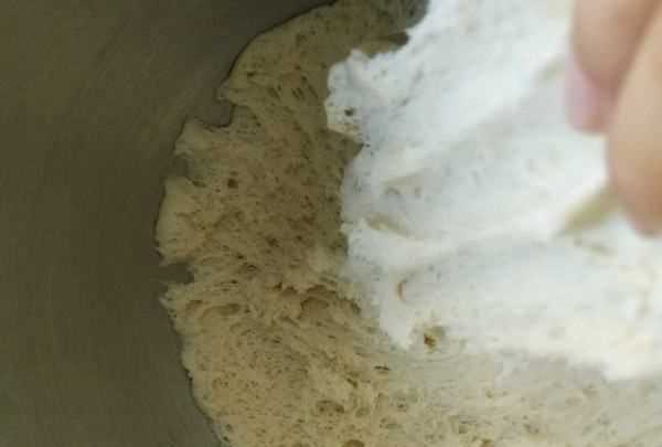 泡打粉酵母怎么混合用,泡打粉和酵母一起發(fā)面怎么放 比例圖7