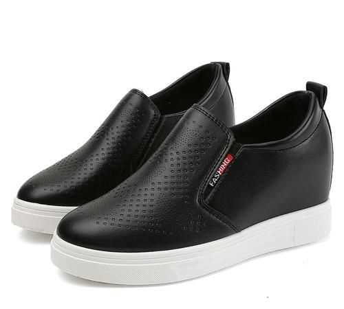 白色皮鞋有黑色斑點怎么去除,怎么清潔白鞋上的小黑點