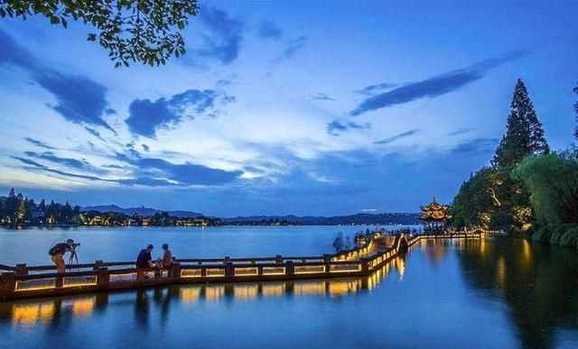 西湖十景介紹，西湖十景名稱有什么含義和來歷？雙峰插云為什么看不到了？圖1