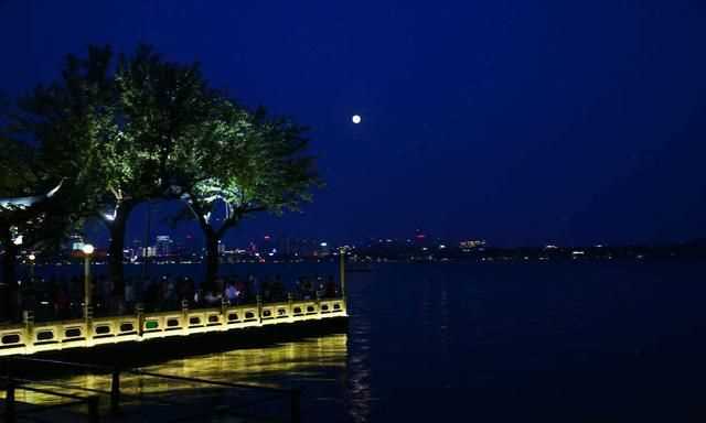 西湖十景介紹，西湖十景名稱有什么含義和來歷？雙峰插云為什么看不到了？圖4