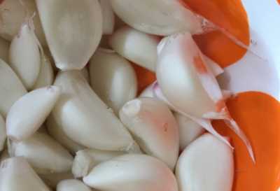 腌的糖蒜有點(diǎn)辣怎么補(bǔ)救,糖醋蒜幾個(gè)月了還是辣怎么辦圖3