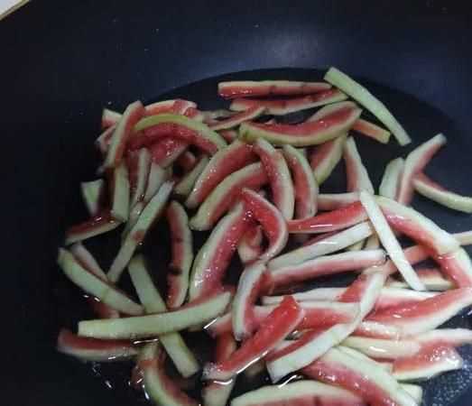 西瓜皮怎么才能做成西瓜軟糖