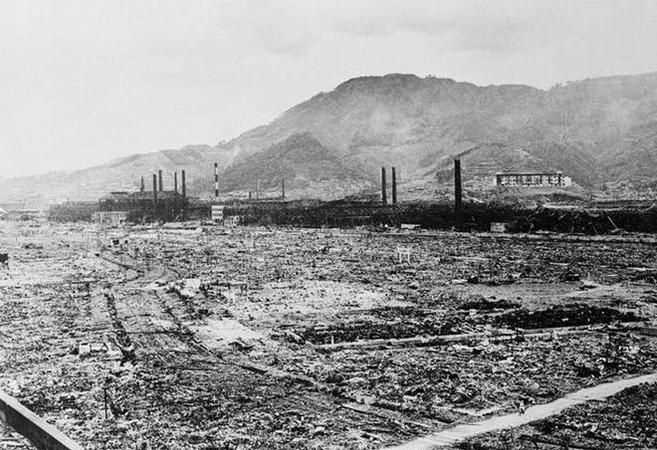 長(zhǎng)畸和廣島原子彈的名字叫什么