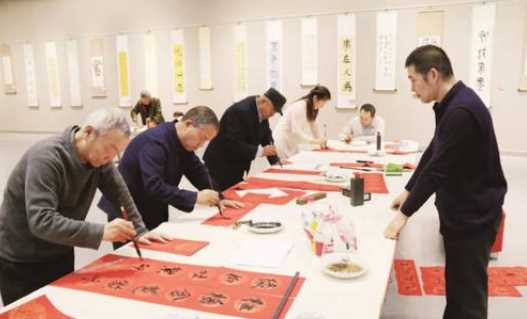 村委春聯(lián)怎么寫,新春對聯(lián)怎么寫?圖1