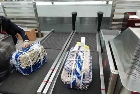 在托運(yùn)的行李中放一些化妝品，海關(guān)人員會(huì)不會(huì)開(kāi)箱檢查