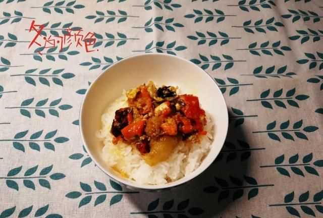 螃蟹有黃的是公還是母，螃蟹肚子里怎么有兩種黃色,一種是淡黃軟軟得,一種是橘黃有點(diǎn)發(fā)硬？圖4