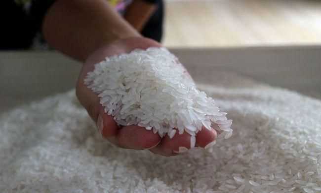 大米顏色發(fā)暗還能吃,大米放了一段時(shí)間顏色有點(diǎn)暗了還能吃嗎