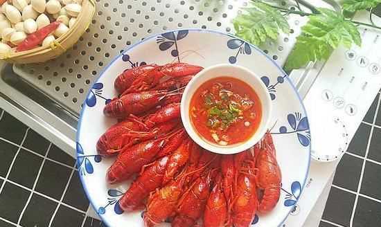 怎么判斷小龍蝦熟沒熟,怎么看小龍蝦熟了沒有圖5