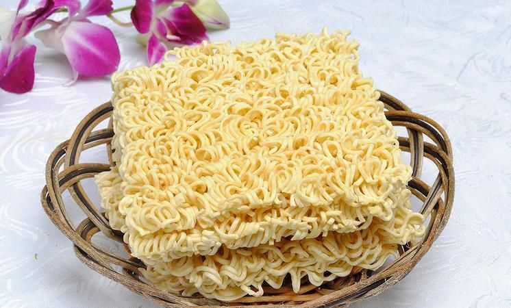 過期一個月的泡面還能吃嗎