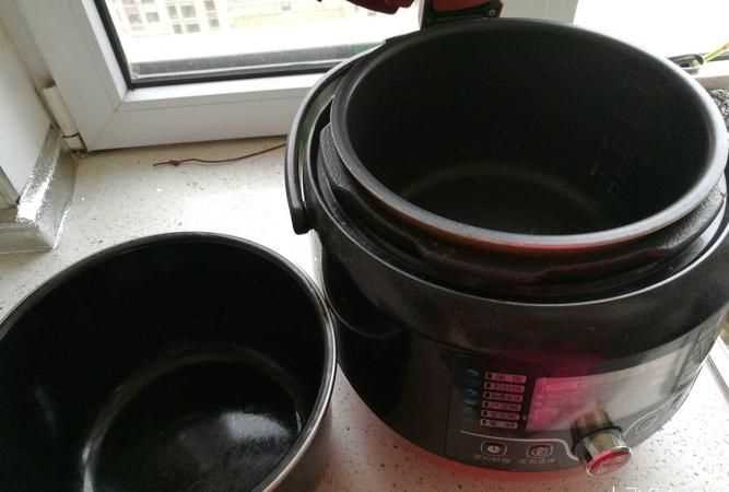 高壓鍋煮粥噴氣后多久可以關(guān)火煮飯