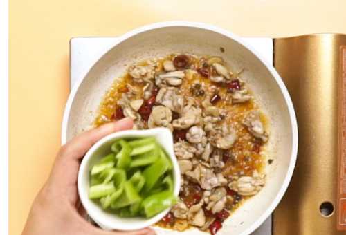 田雞怎么炒才不會(huì)老,炒田雞怎么做好吃圖9