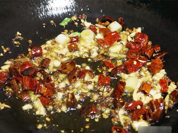 怎么炒雞丁好吃,雞丁怎么做好吃簡單的家常的圖11