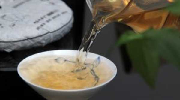 柳樹(shù)葉泡水有毒,什么人不能喝柳樹(shù)葉水飲料圖1