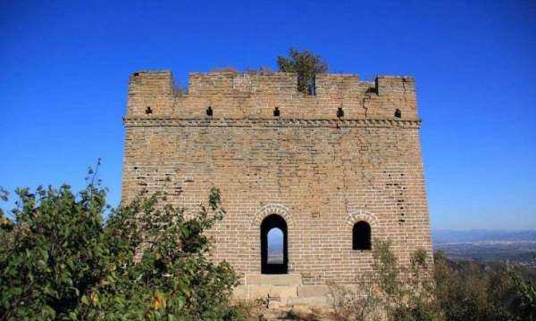 長(zhǎng)城上的烽火臺(tái)的作用,長(zhǎng)城上的烽火臺(tái)的作用是什么圖8