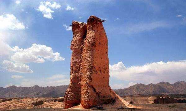 長(zhǎng)城上的烽火臺(tái)的作用,長(zhǎng)城上的烽火臺(tái)的作用是什么圖9