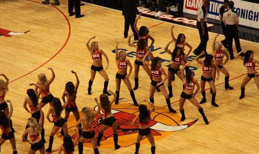 nba中場(chǎng)休息多長(zhǎng)時(shí)間,在籃球比賽中用英語怎么說圖5