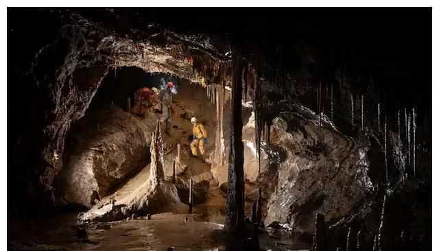 四年級下冊語文記金華的雙龍洞主要內(nèi)容