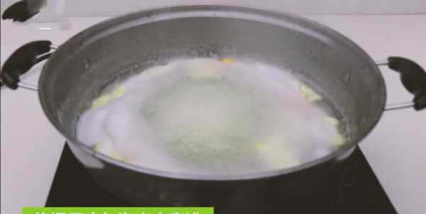 灰色衛(wèi)衣發(fā)黃怎么去除,灰色衣服曬了發(fā)黃了怎么辦圖3