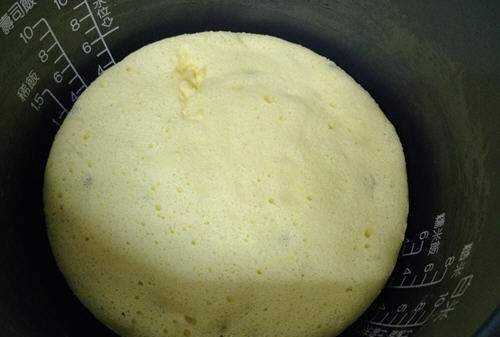 電飯煲蛋糕不蓬松是為什么,電飯鍋蛋糕中間不蓬松是什么原因圖13