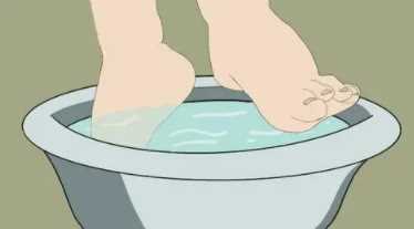 鹽水泡腳的危害,鹽水泡腳對身體的好處以及壞處都有哪些呢圖5