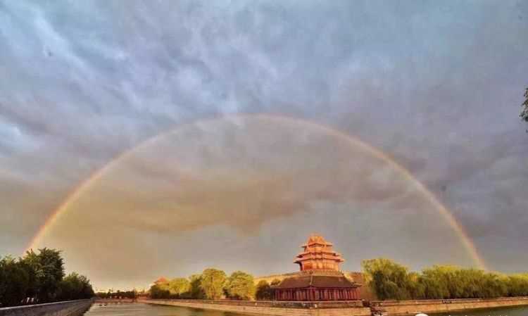 彩虹是怎樣形成的實(shí)驗(yàn)