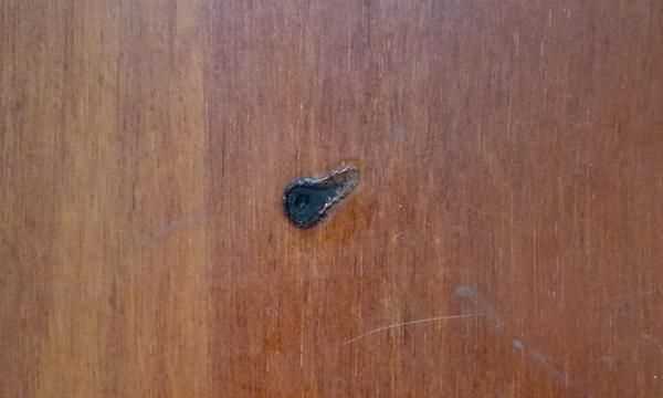 木地板被煙頭燙出的黑印怎么去掉木地板被煙頭燙出的黑印的去除方法