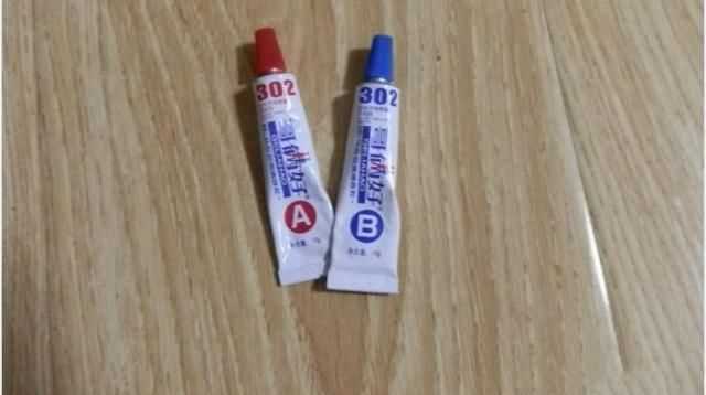 門框條掉了用什么膠粘，櫥柜的門框掉了，是用膠粘的，用的什么膠呀這？圖5