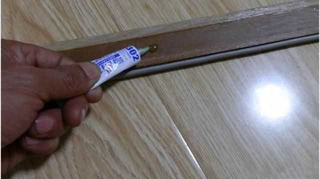 門框條掉了用什么膠粘，櫥柜的門框掉了，是用膠粘的，用的什么膠呀這？圖7