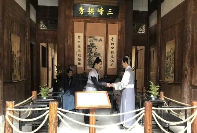 流芳百世 對(duì)對(duì)子成語