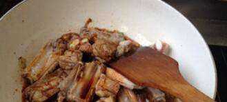 手抓排骨飯的家常做法,排骨手抓飯?jiān)趺醋鋈绾巫龊贸阅貓D7