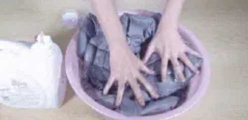 第一次買(mǎi)的羽絨服怎么洗,新買(mǎi)的羽絨服怎么洗最好圖3