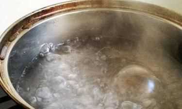 杯子有異味怎樣快速清除，茶葉在杯子里放的時(shí)間長(zhǎng)了，有了異味，怎么清除異味？圖2