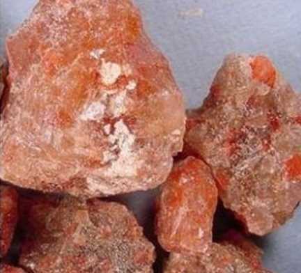 鶴頂紅是什么做的,古代真的有鶴頂紅嗎圖2