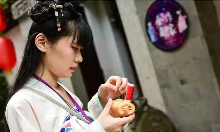 乞巧是織女星和什么星