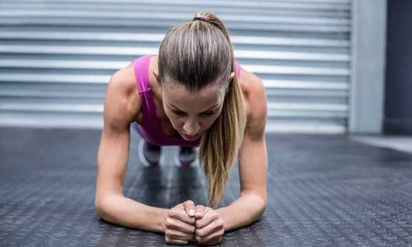 平板支撐怎么保護(hù)肘部,平板支撐胳膊抖是什么原因圖6