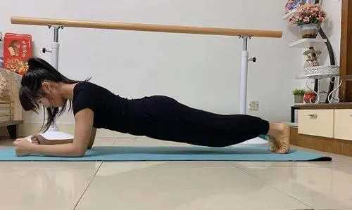 平板支撐怎么保護(hù)肘部,平板支撐胳膊抖是什么原因圖9