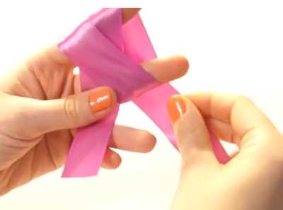 蝴蝶結(jié)怎么打的,怎么打蝴蝶結(jié)簡單方法圖1